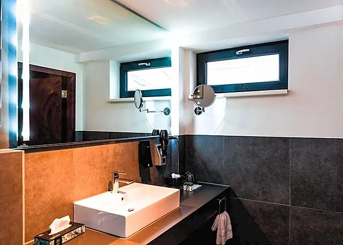 Hotel Bliss 4*